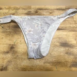 PACSUN LA Hearts Light Gray Floral Bikini Bottoms